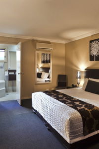 Ambassador On Ruthven - Toowoomba - Accommodation Coffs Harbour 1
