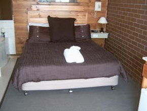 Paruna Motel - Accommodation Coffs Harbour 1