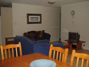 Beachfront Towers - Accommodation Coffs Harbour 4
