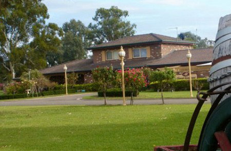 Carriage House Motor Inn - Accommodation Coffs Harbour 0