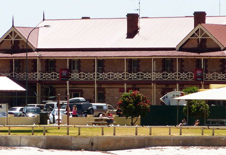 Tumby Bay Hotel And Seafront Apartments - Accommodation Coffs Harbour 2