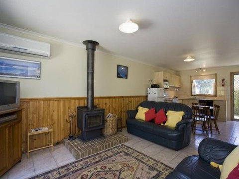 Surfcoast Retreat - Accommodation Coffs Harbour 1