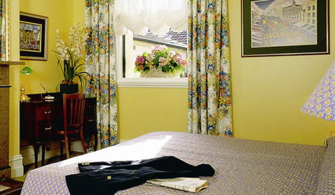 Victoria Court Hotel - Accommodation Coffs Harbour 2