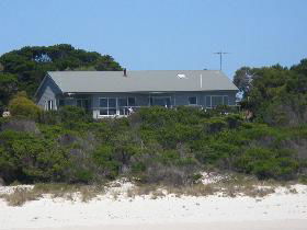 Island Beach SA Accommodation Coffs Harbour