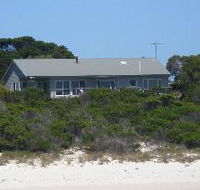Island Beach Escape - Accommodation Coffs Harbour