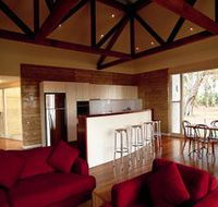 The Menzies Retreat - Accommodation Coffs Harbour
