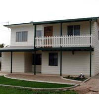Louth Bay Holiday Apartment - Accommodation Coffs Harbour