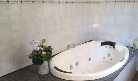 Angaston Rose B&B - Accommodation Coffs Harbour 4