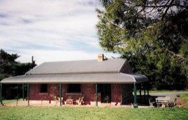 Little Undermount - Accommodation Coffs Harbour 2