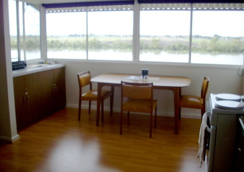 Riverfront Holiday House - Accommodation Coffs Harbour 2