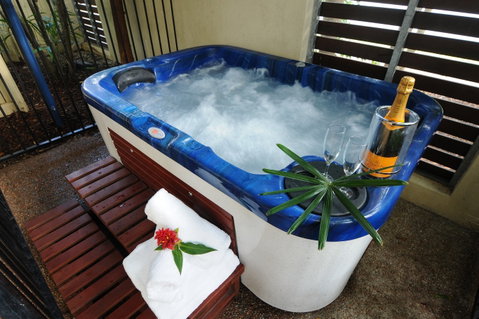 Meridian Port Douglas - Accommodation Coffs Harbour 2