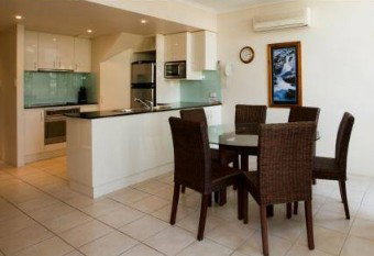 Tropical Nites - Accommodation Coffs Harbour 1