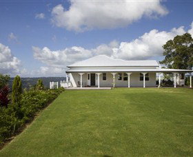 Montville Lake Terrace - Accommodation Coffs Harbour 0