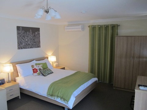 West Wing Guest House - Accommodation Coffs Harbour 0