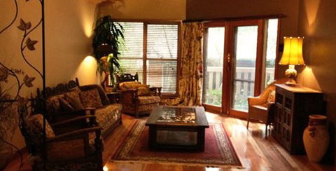 Old England Accommodation - Accommodation Coffs Harbour 3