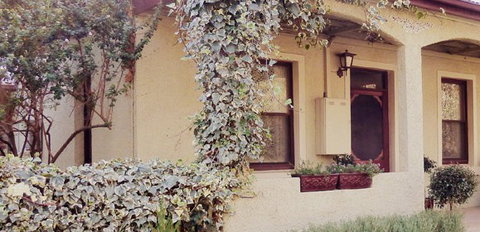 Old England Accommodation - Accommodation Coffs Harbour 5