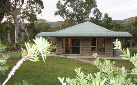 Banksia Park Cottages - Accommodation Coffs Harbour 2