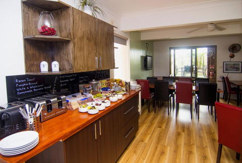 Crescent Motel - Accommodation Coffs Harbour 5