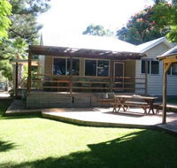 Pine Cottage - Accommodation Coffs Harbour