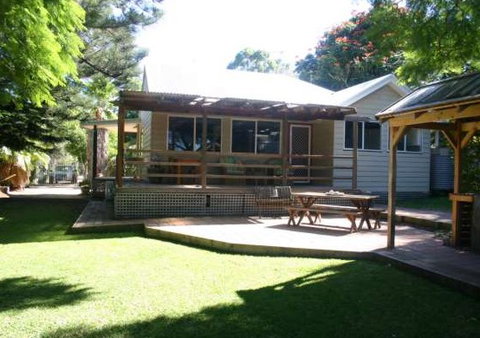 Pine Cottage - Accommodation Coffs Harbour 0