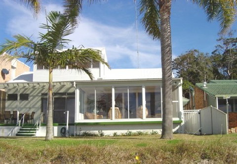 8 Seaview Crescent - Accommodation Coffs Harbour 0