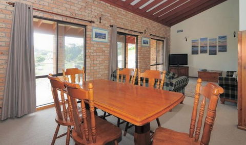 Baileys, Gerringong - Accommodation Coffs Harbour 3