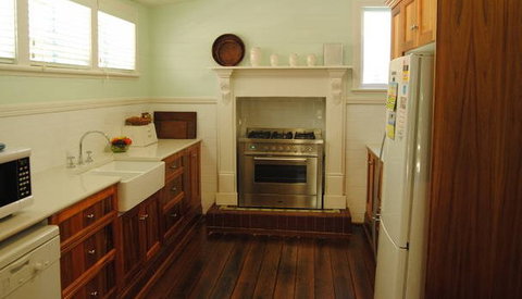 Allwood Cottage - Accommodation Coffs Harbour 2