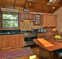 Bodhi Cottages - Mountaintop Villa - Accommodation Coffs Harbour