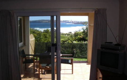 A Beach House Near Manly - Accommodation Coffs Harbour 2