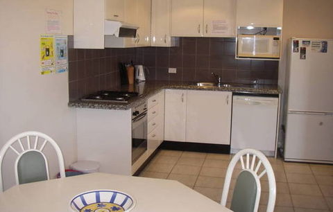 A Beach House Near Manly - Accommodation Coffs Harbour 3