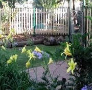 Flora Alba Cottage And Jacaranda On Pallas - Accommodation Coffs Harbour 2