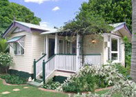 Flora Alba Cottage And Jacaranda On Pallas - Accommodation Coffs Harbour 4
