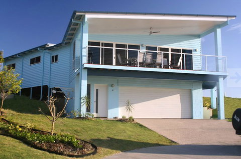 Blue Ocean View Beach House - Accommodation Coffs Harbour 4