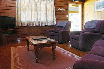 Mirrabooka - Chalet - Accommodation Coffs Harbour 2