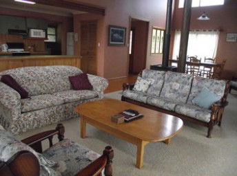 Taronga - Holiday Home - Accommodation Coffs Harbour 3
