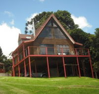 Alpine Lodge - Holiday Home - Accommodation Coffs Harbour