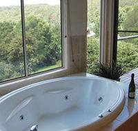 Ravensbourne Escape Kookaburra Kottage - Accommodation Coffs Harbour