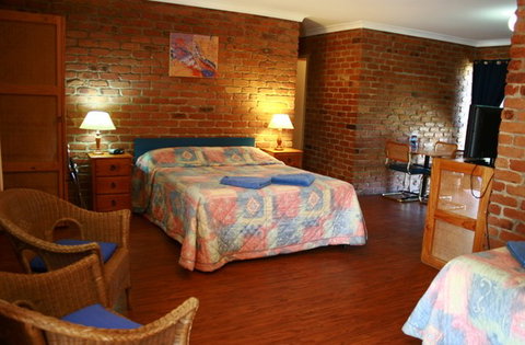 Wondai Colonial Motel And Restaurant - Accommodation Coffs Harbour 1