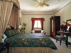 Holberry House - Accommodation Coffs Harbour 0