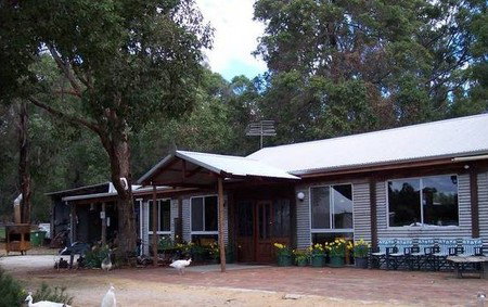 Loose Goose Chalets - Accommodation Coffs Harbour 2