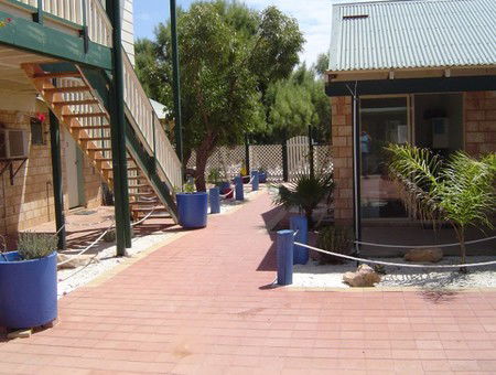 Bay Lodge Economy Beachfront - Accommodation Coffs Harbour 3