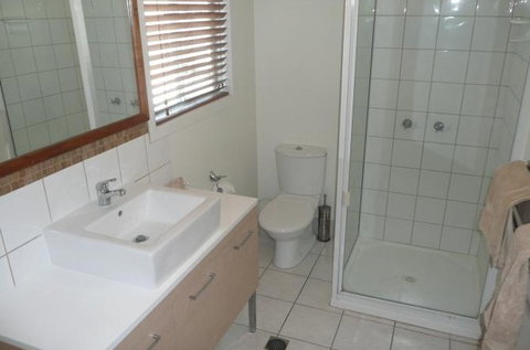 Beachside Holiday Units - Accommodation Coffs Harbour 2