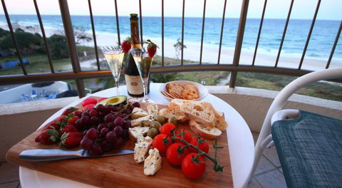 San Simeon Beachfront Apartments - Accommodation Coffs Harbour 6