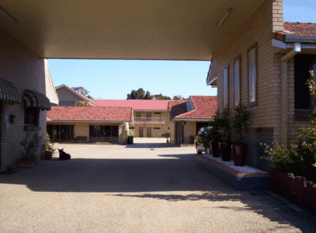Carseldine Court Motel - Accommodation Coffs Harbour 2