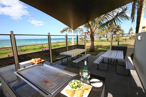 San Simeon Beachfront Apartments - Accommodation Coffs Harbour 3