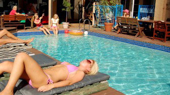 Surf N Sun Beachside Backpackers - Accommodation Coffs Harbour 2