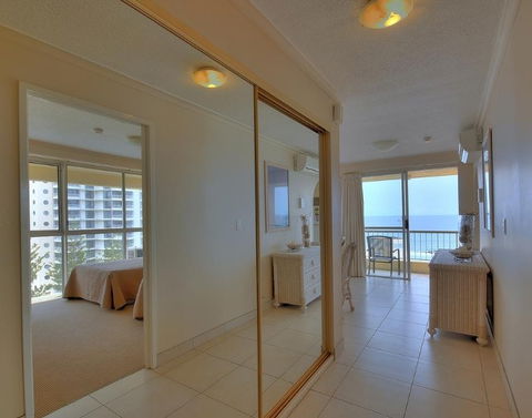 Surfers Beachside Holiday Apartments - Accommodation Coffs Harbour 4