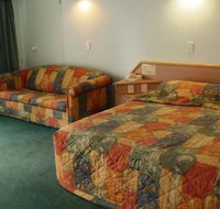 Runaway Bay Motor Inn - Accommodation Coffs Harbour
