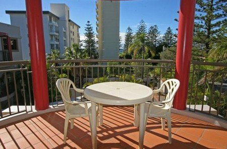 Burleigh On The Beach - Accommodation Coffs Harbour 2