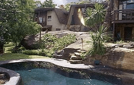 Studio Cottages Romantic Hideaway - Accommodation Coffs Harbour 1